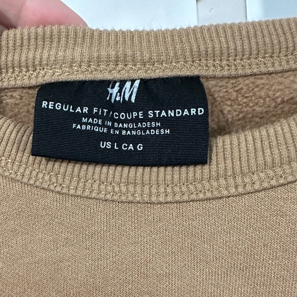 H&M Regular Fit Crewneck Sweatshirt | Camel Brown | Size L - Picture 3 of 5